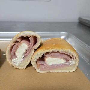 Cachito Mortadela con Queso Mounster